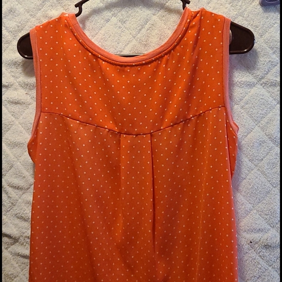 Tank - Picture 2 of 2